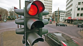 Rote Ampel: Verstoß, Strafe, Messung