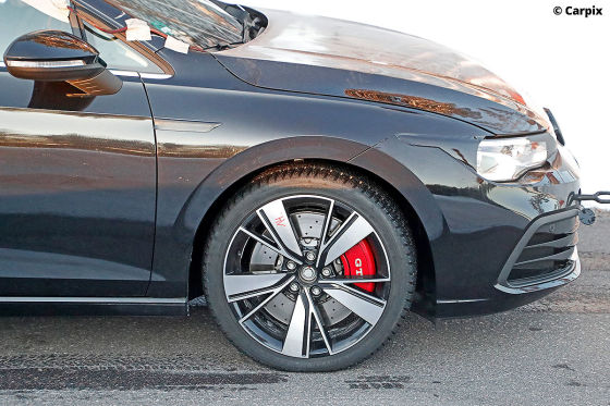 Neuer Top-GTI fast ungetarnt erwischt!