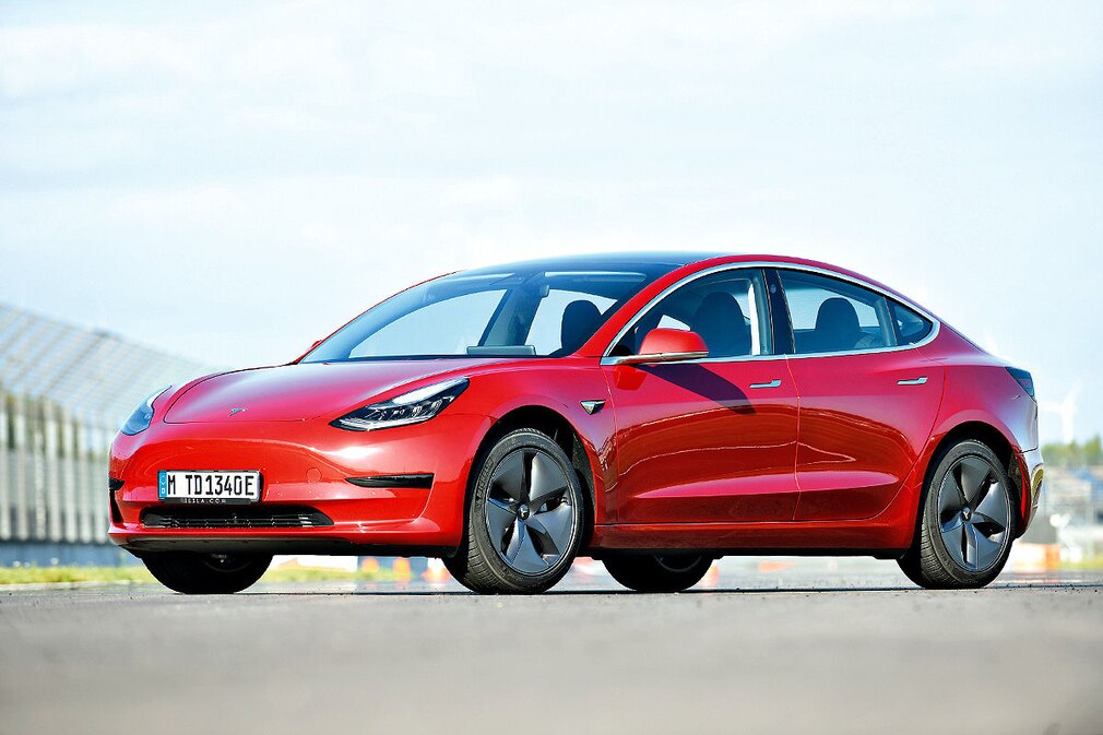 E-Autos und Plug-in-Hybride mit Kaufprämie E-Autos und Plug-in-Hybride mit Kaufprämie