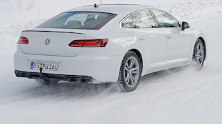 VW Arteon R (2020): Erlkönig, erste Bilder, Motor
