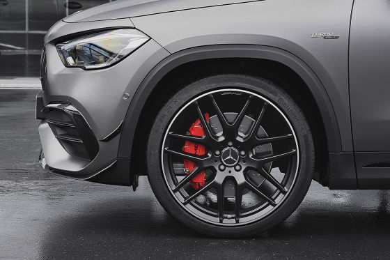 Mercedes-AMG legt den A 45 höher!