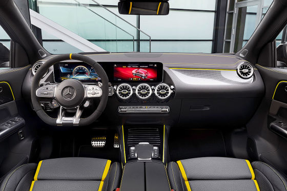 Mercedes-AMG legt den A 45 höher!