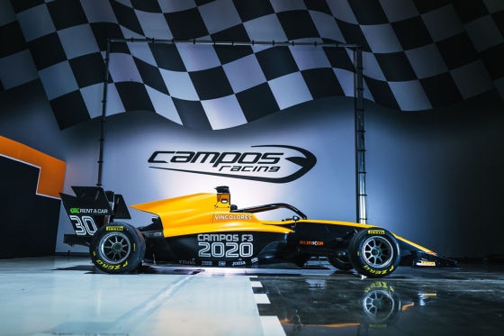 Rennlady rast im F1-Umfeld