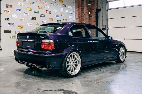 Absolut irrer E36 Compact mit 4,7 Liter V8!