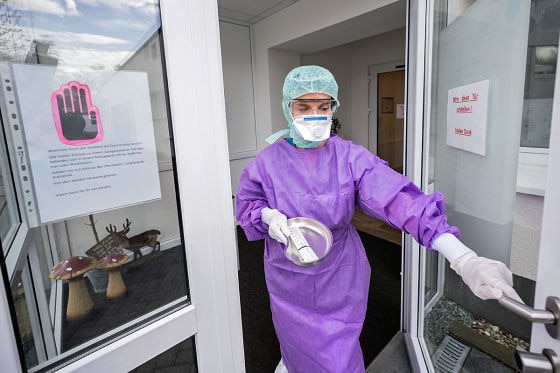 Ins Drive-in zum Coronavirus-Test