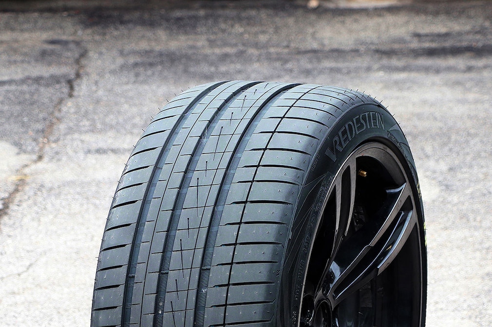 Breitreifen in 245/35 und 265/35 R 19