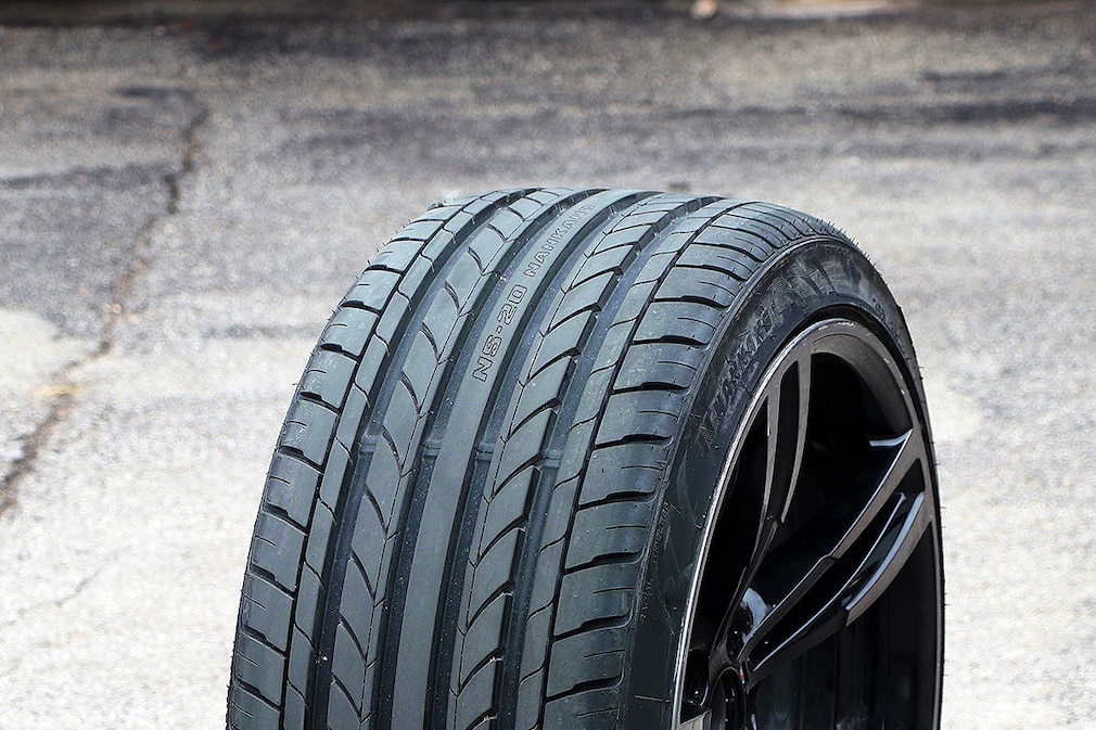 Breitreifen in 245/35 und 265/35 R 19