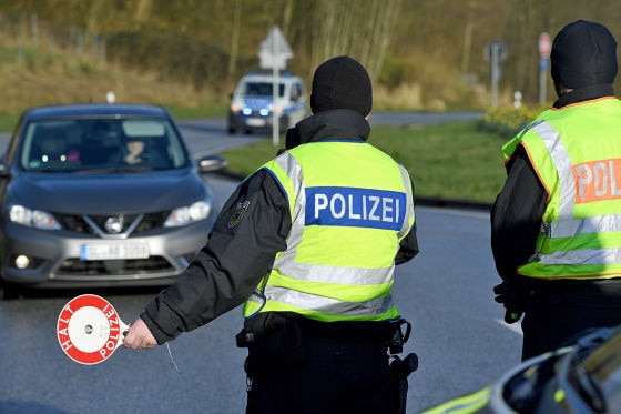 Corona: Hier müssen Autofahrer umdrehen