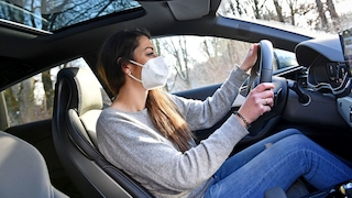 FFP2 Maske im Auto