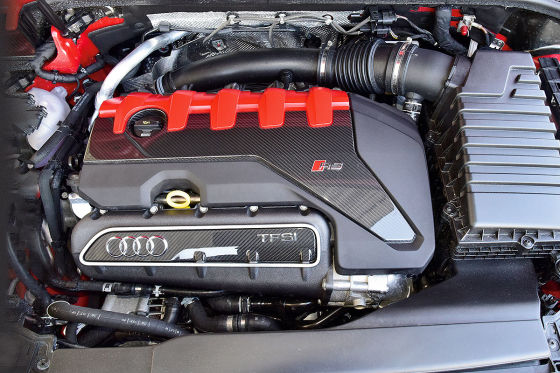 Neuer RS 3 fordert AMGs A45 heraus!