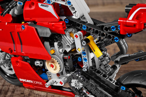Ducati Panigale V4 R: Lego Technic