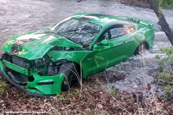 Poser versenkt Mustang im Fluss!