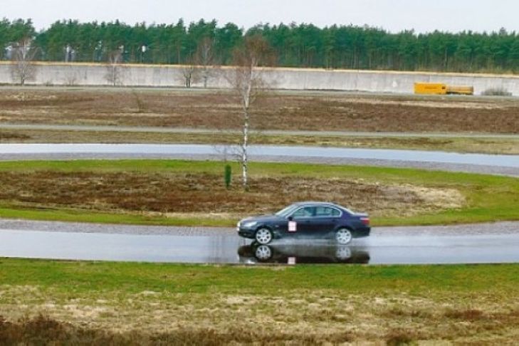 Zehn Winterreifen (225/55 R 16) im Test