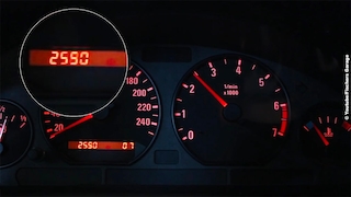 Digitale km/h- und Drehzahlanzeige im BMW E36