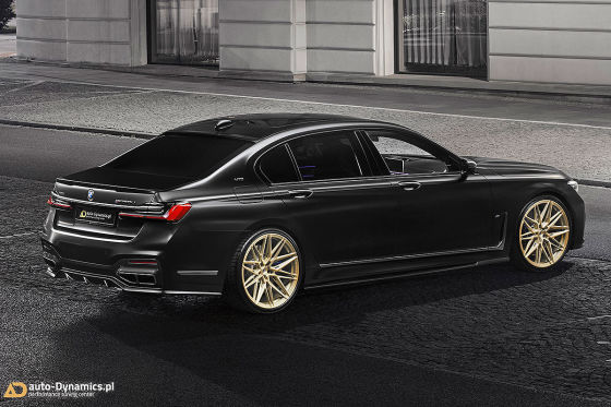 Schwarz-Gold-Look für den V12-7er