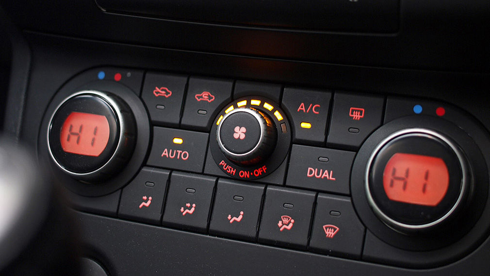 Klimaanlage desinfizieren für frischere Luft im Auto