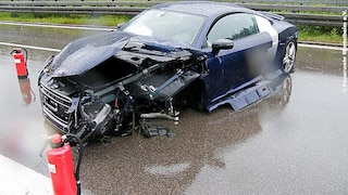 Crash: Fahranfängerin schrottet Audi R8 V10