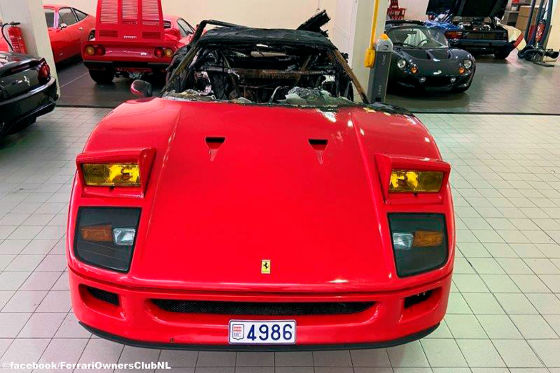 Ausgebrannter F40 wird neu aufgebaut