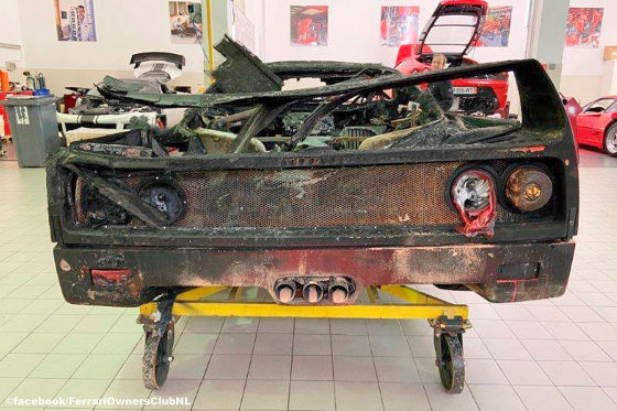 Ausgebrannter F40 wird neu aufgebaut