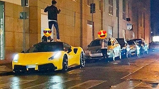 Ferrari 488 GTB nach Teenie-Randale beschädigt