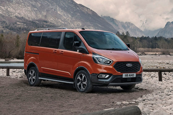 Ford Transit mit Raptor-Grill