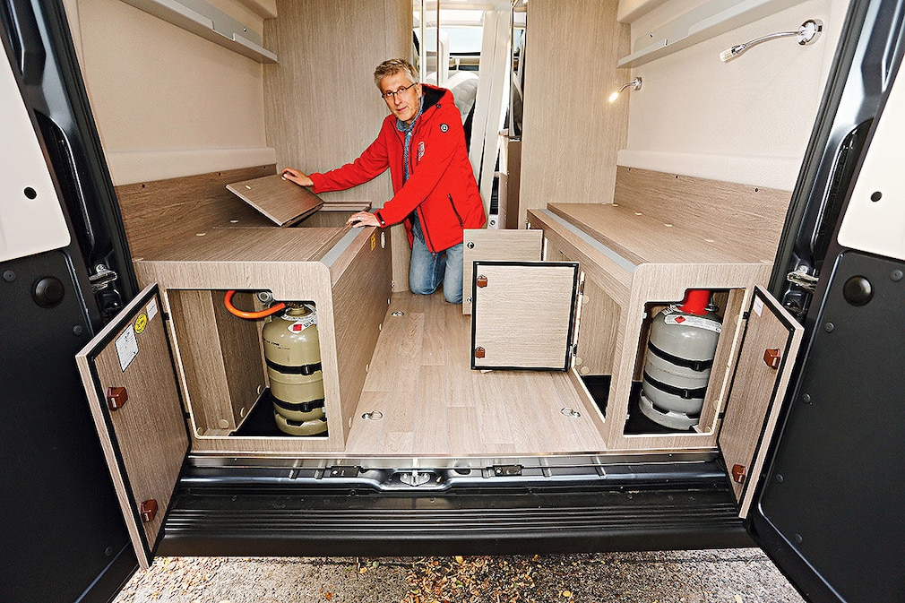 Kastenwagen mit Doppelbetten im Wohnmobil-Test
