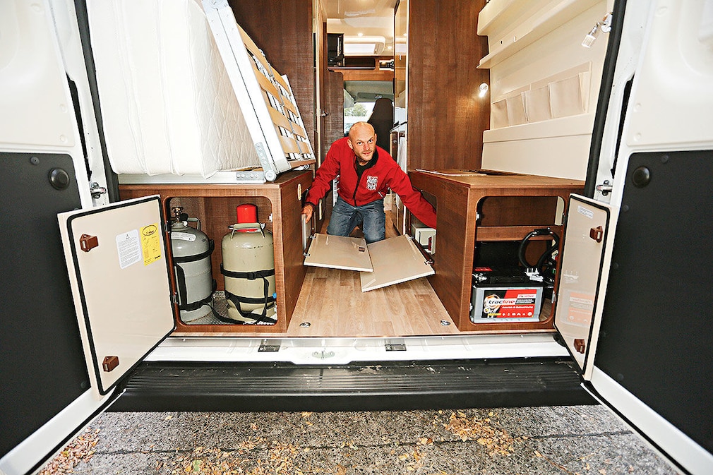 Kastenwagen mit Doppelbetten im Wohnmobil-Test
