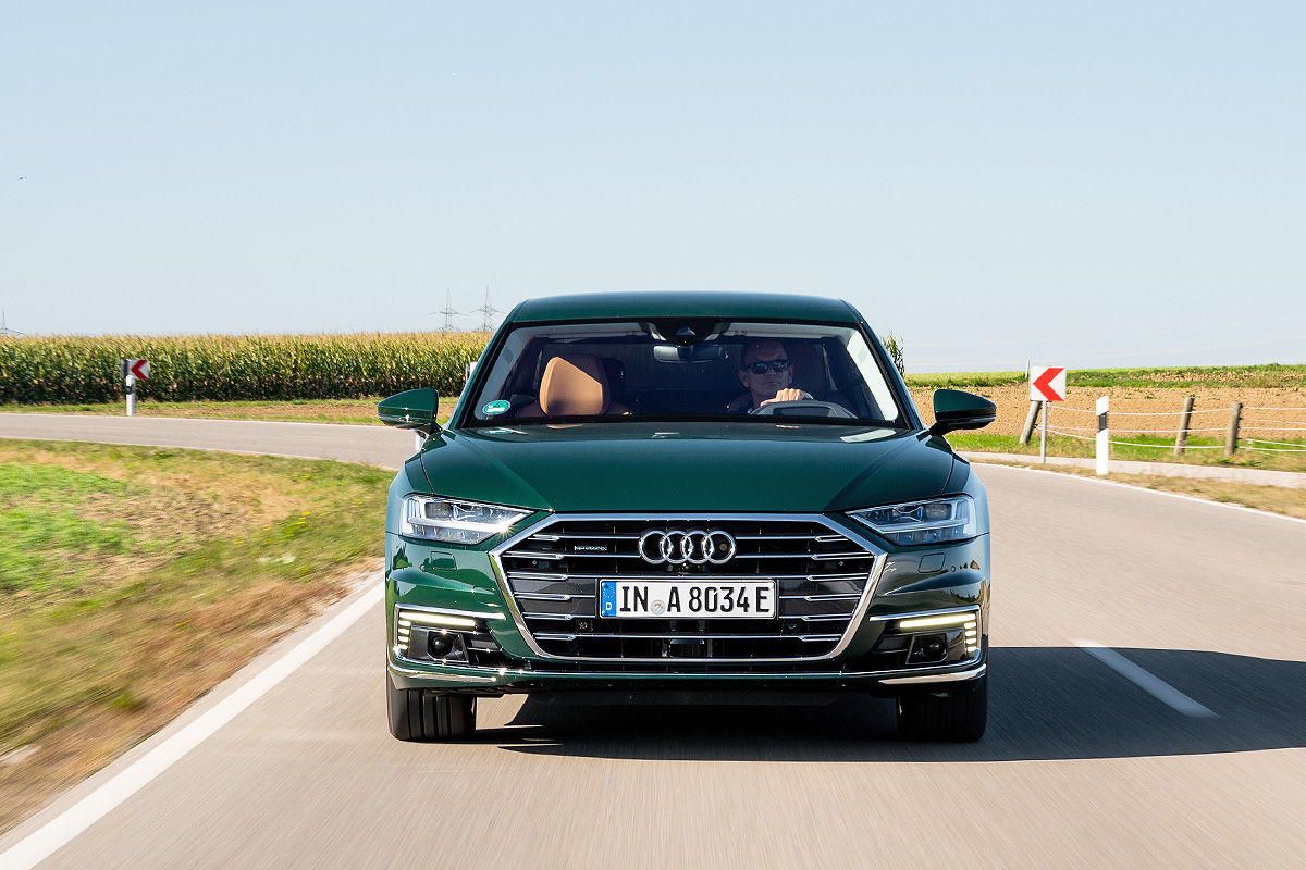 Audi A8 als Hybrid-Version: Auch der Himmel ist etwas elektrisiert