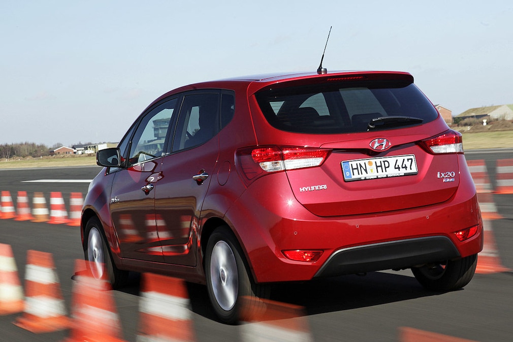 Hyundai ix20 blue