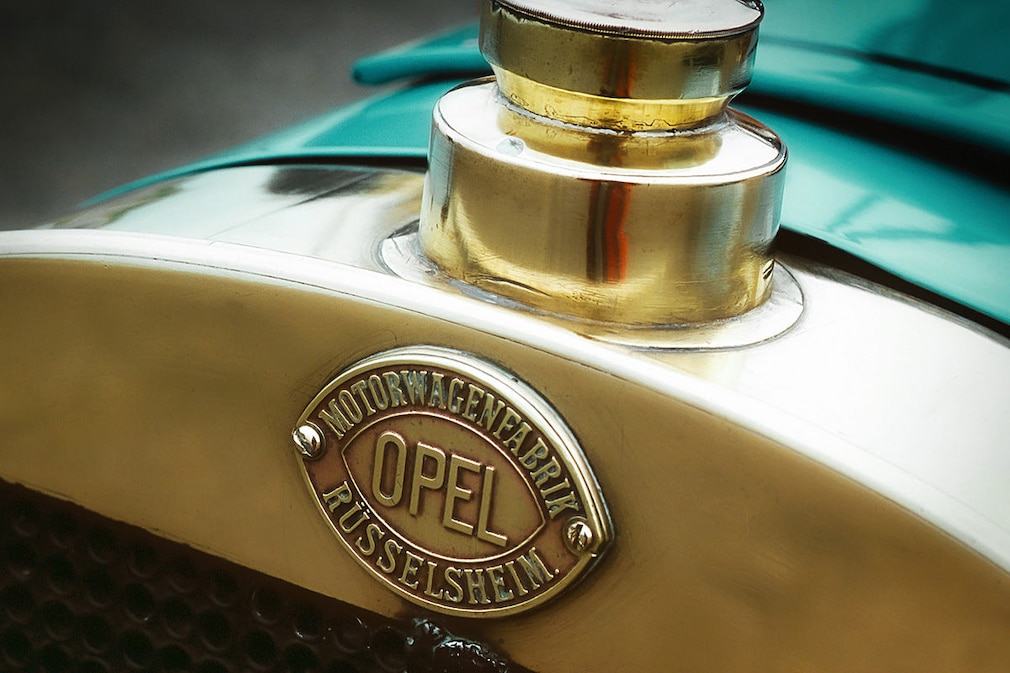 Die Geschichte des Opel-Blitz-Logos Die Geschichte des Opel-Blitz-Logos