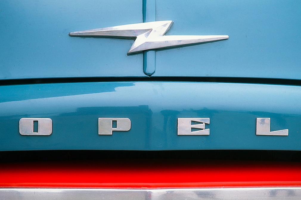 Die Geschichte des Opel-Blitz-Logos