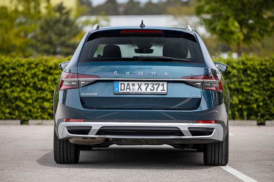 Mehr Auto als den Skoda Superb braucht wirklich kein Mensch