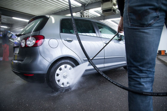 Diese X Fehler machen die meisten Autofahrer beim Waschen