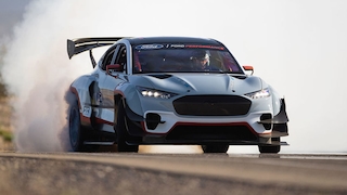 Ford Mustang Mach-E 1400: Rennwagen, GT, Reichweite, Preis