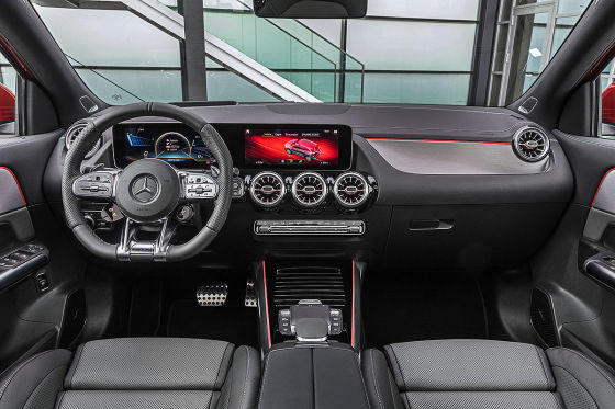AMG bietet den neuen GLA in drei Stufen mit bis zu 421 PS an