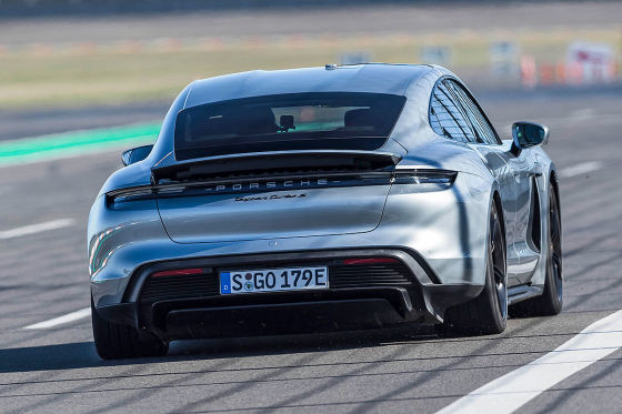 Welcher Turbo S ist der schnellere?