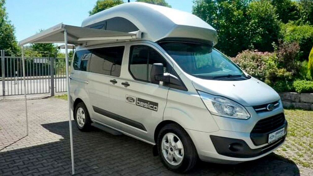 Junger Ford Transit-Camper mit wenig Kilometern