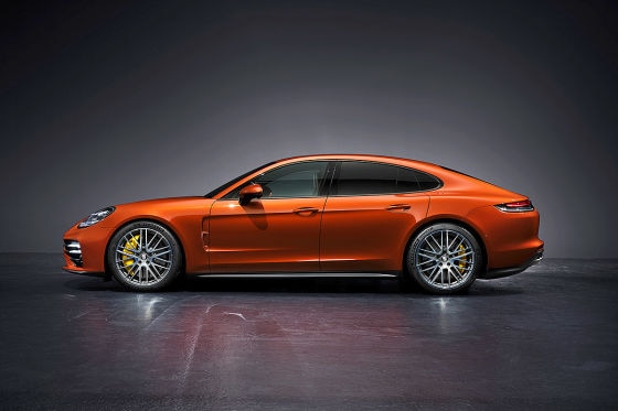 Das Facelift des Porsche Panamera bekommt das Lenkrad aus dem 911