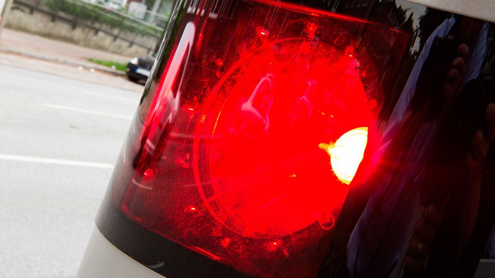 BMW-M5-Fahrer verliert in Radarfalle die Nerven BMW-M5-Fahrer verliert in Radarfalle die Nerven