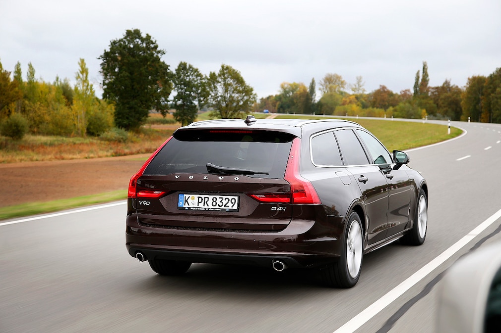 Volvo V90 D4 AWD