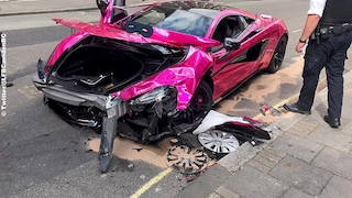 McLaren 570S verunfallt in 30er Zone