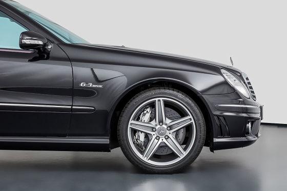 14 Jahre altes Mercedes E 63 AMG T-Modell wird als Neuwagen verkauft