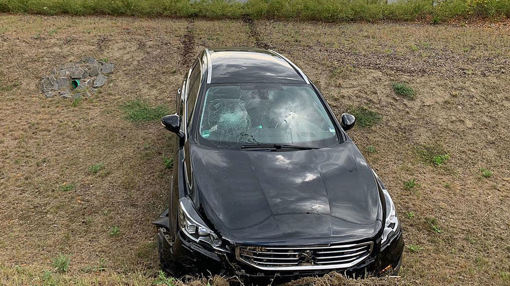 Peugeot 508: Unfall wegen Corona-Maskenpflicht