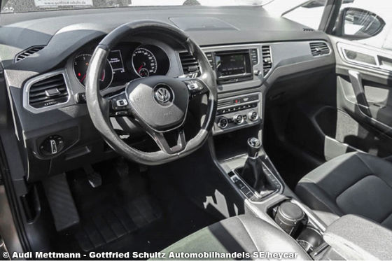 VW Golf Sportsvan mit guter Ausstattung zum Drittel des Neupreises