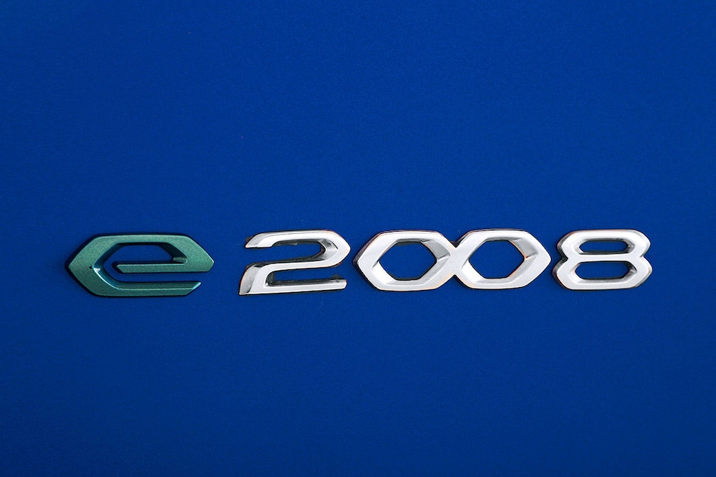 Peugeot e-2008