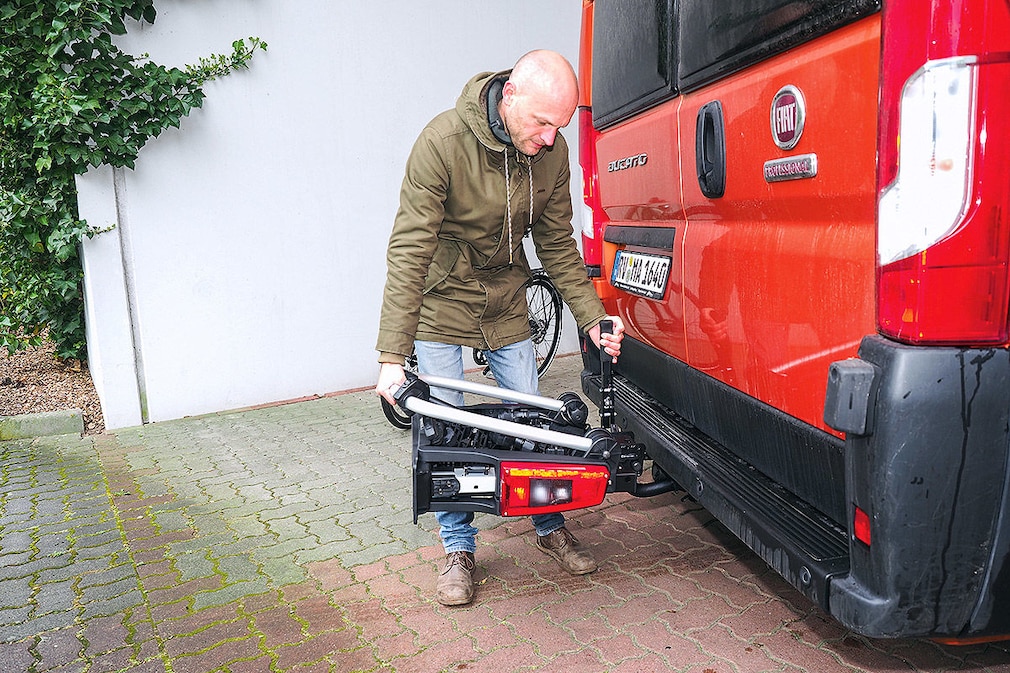 Fünf Fahrradträger im Check