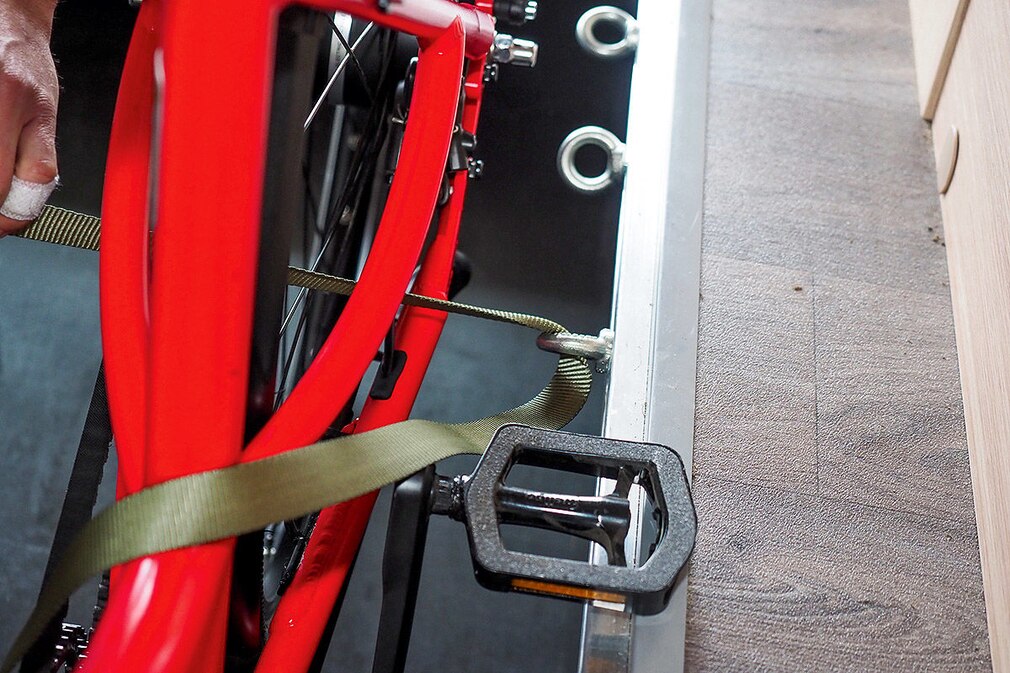 Fünf Fahrradträger im Check