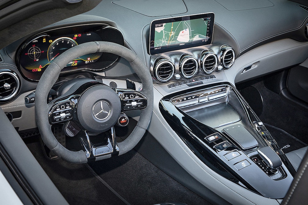 Mercedes-AMG GT R