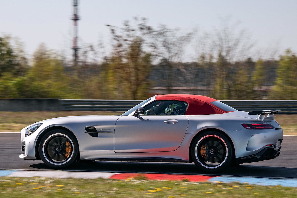 Mercedes-AMG GT R