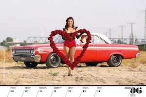 Girls & Legendary US-Cars 2021: Erotik-Kalender